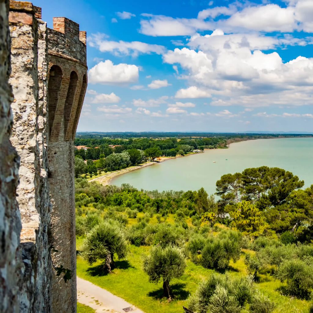 Lake Trasimeno is the 4th largest Lake of Italy and is surrounded by unspoilt nature, typical Umbrian hills covered in olive and cypress trees, broom and vines.