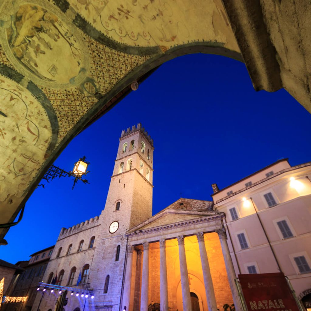 World heritage of Unesco, international capital of Peace, home-town of Saint Francis and beautifully set in the Umbrian landscape, Assisi is world famous and visited both by pilgrims and cultural tourists.